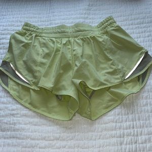 LuluLemon Hotty Hot Shorts Low Rose 2.5”